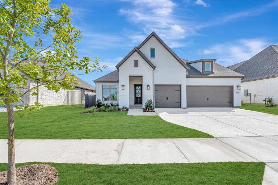 Property photo for 3551 Redbud Flower Trail, Venus, TX