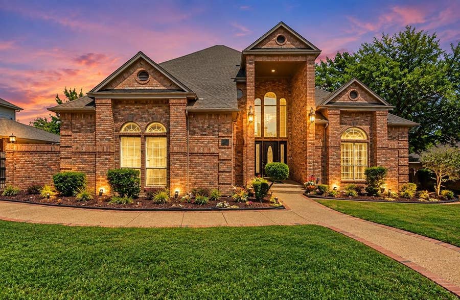 Property photo for 5205 Vicksburg Drive, Arlington, TX