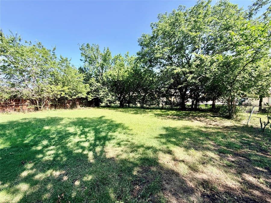 Property photo for 712 Juno Lane, Denton, TX