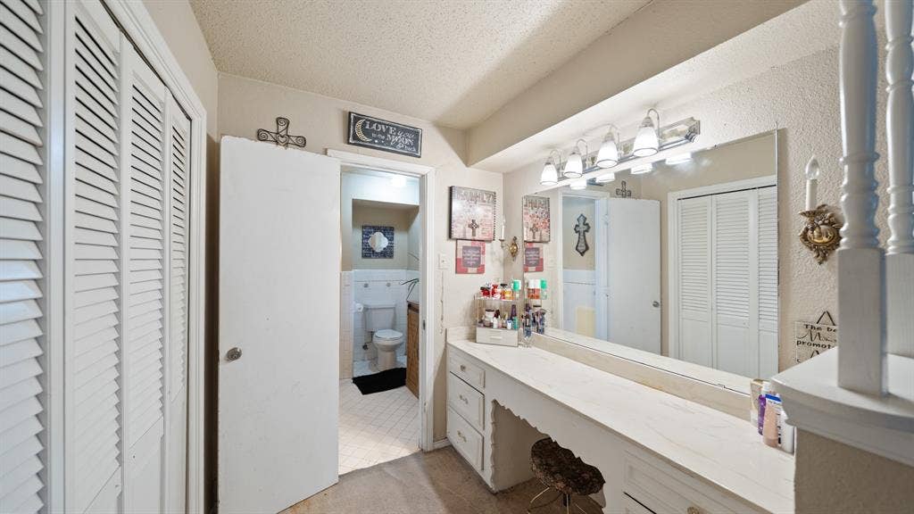 313 Shadywood Lane, Seagoville, TX 75159 Vanity in Primary bedroom