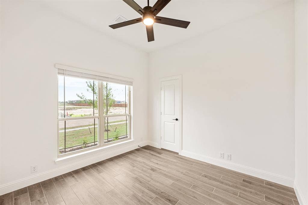 409 Loftsmoor Lane, Red Oak, TX 75154 409 Loftsmoor Lane, Red Oak, TX 75154