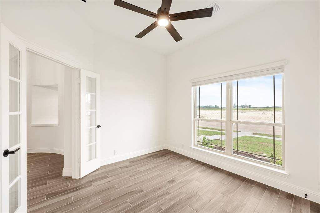 409 Loftsmoor Lane, Red Oak, TX 75154 409 Loftsmoor Lane, Red Oak, TX 75154
