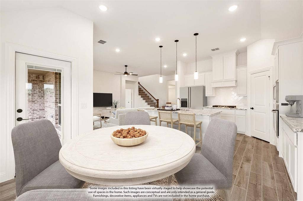 409 Loftsmoor Lane, Red Oak, TX 75154 409 Loftsmoor Lane, Red Oak, TX 75154
