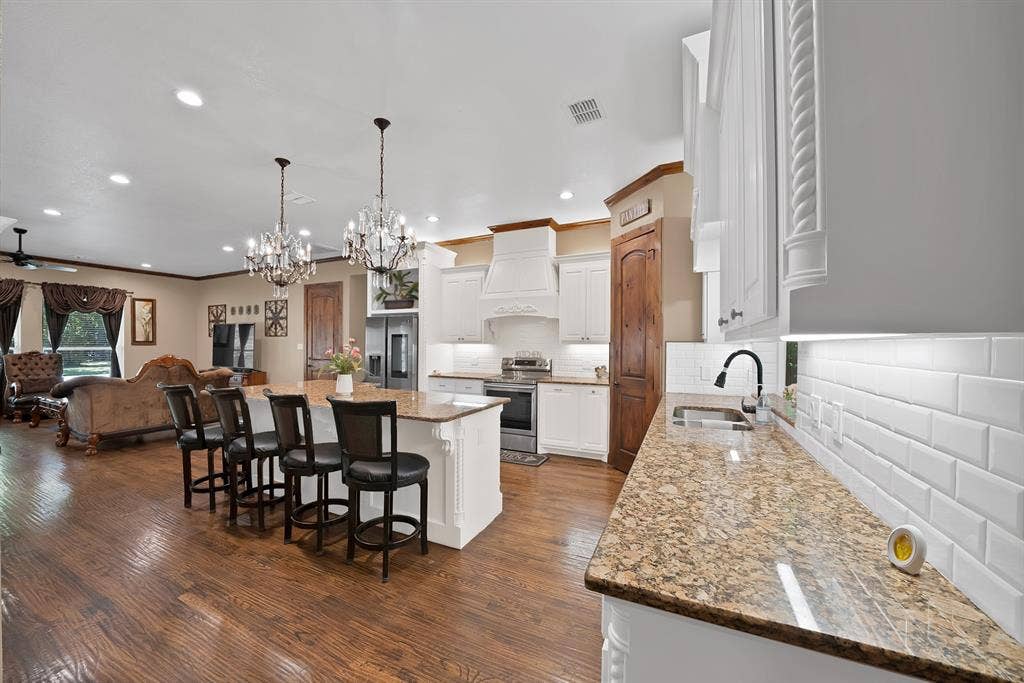 4713 Bernice Street, Haltom City, TX 76117 4713 Bernice Street, Haltom City, TX 76117