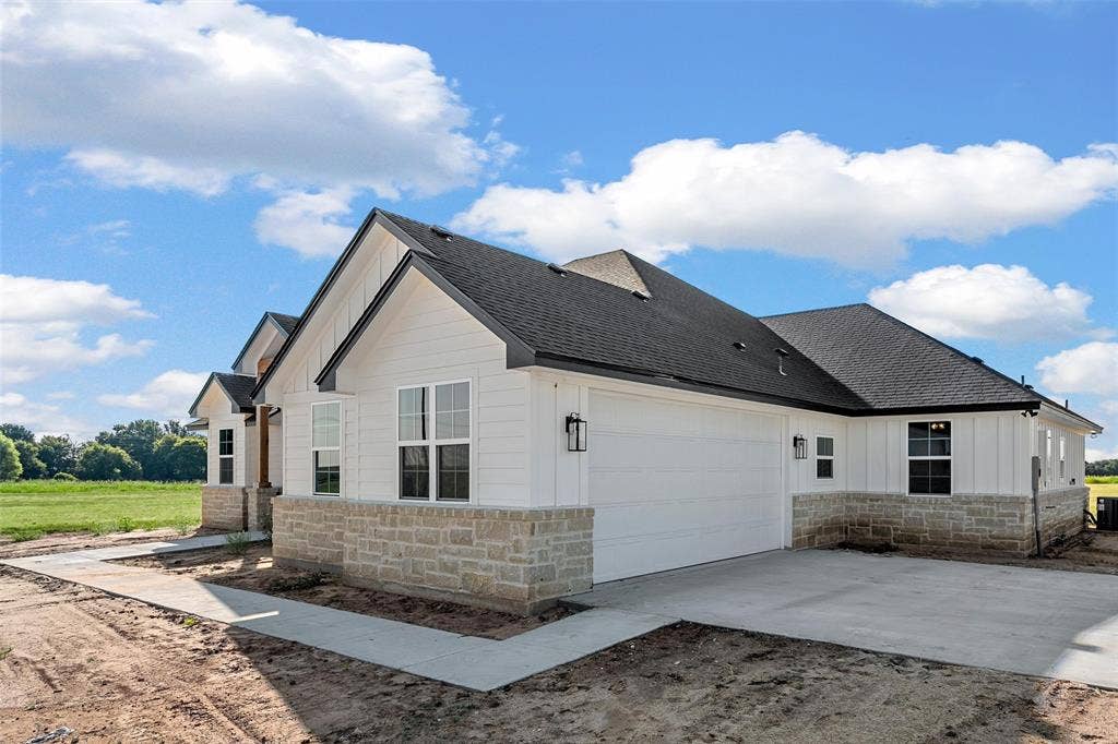 173 Willow Branch Road, McGregor, TX 76657