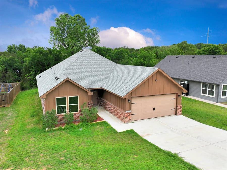 Property photo for 2615 San Gabriel Drive, Granbury, TX