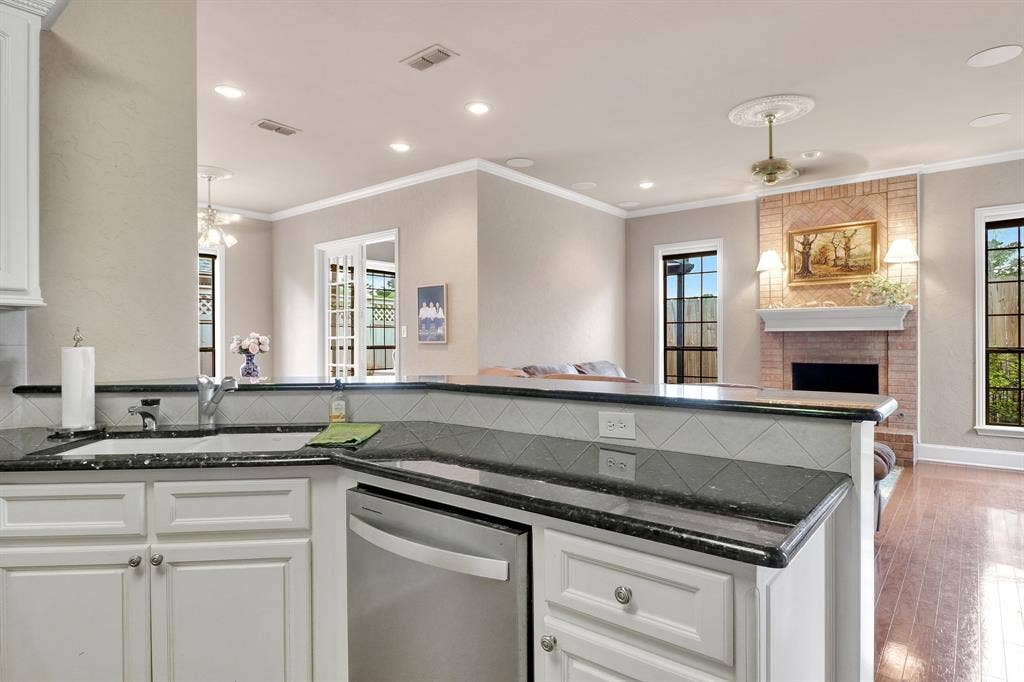 2222 Kennebunk Lane, Tyler, TX 75703 2222 Kennebunk Lane, Tyler, TX 75703