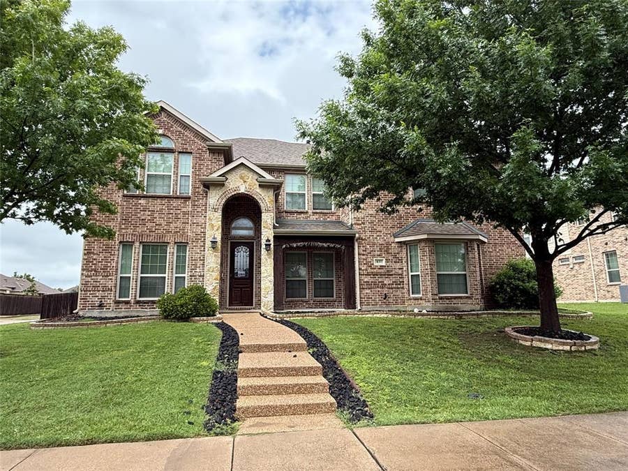 Property photo for 837 Danbury Drive, DeSoto, TX