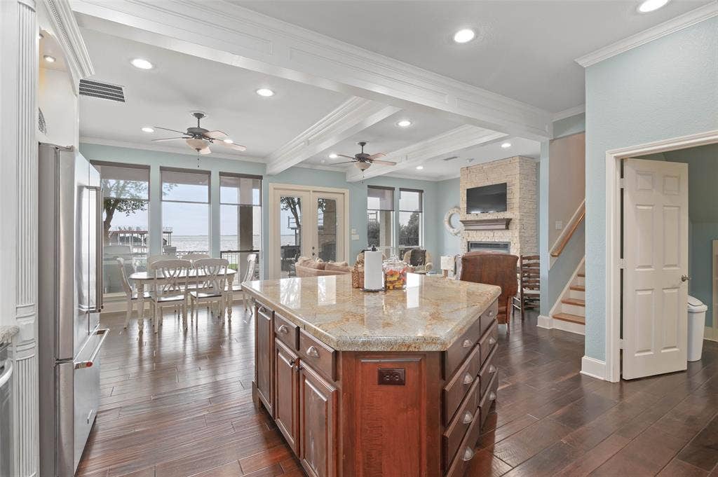 238 E Saint Andrews Drive, Mabank, TX 75156 238 E Saint Andrews Drive, Mabank, TX 75156