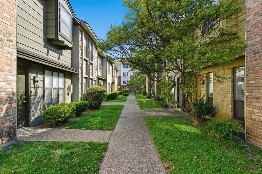 Property photo for 1371 S 11th Street, Waco, TX