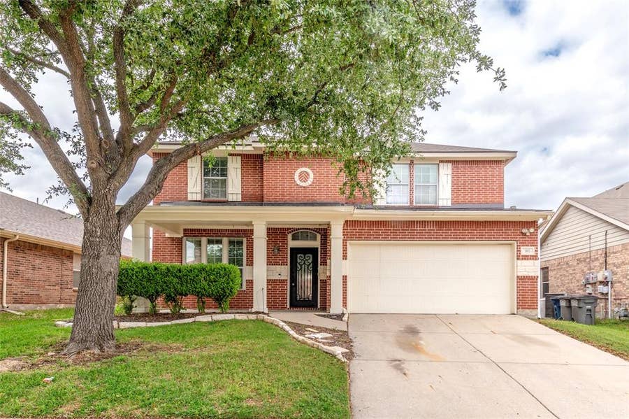 Property photo for 302 Highland Glen Drive, Wylie, TX