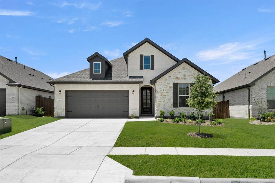 Property photo for 1321 Rothland Lane, Red Oak, TX