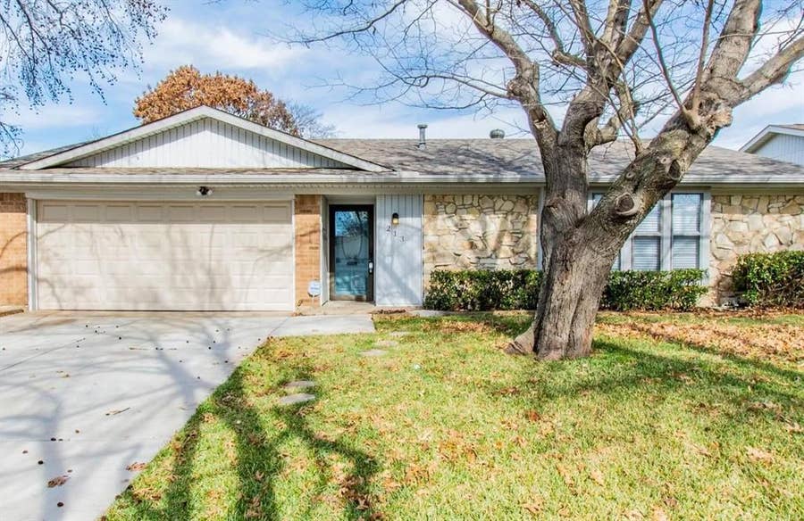 Property photo for 213 Melinda Drive, Mesquite, TX