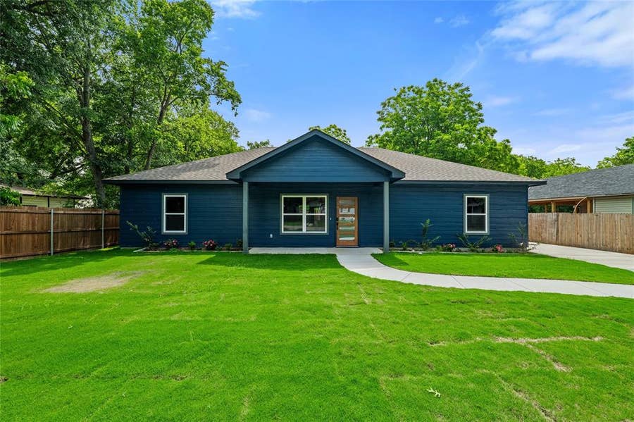 Property photo for 114 S Ellis Street, Lancaster, TX
