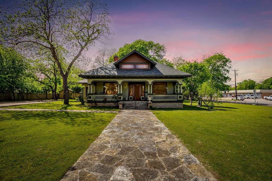 Property photo for 106 S Jones Street, Granbury, TX