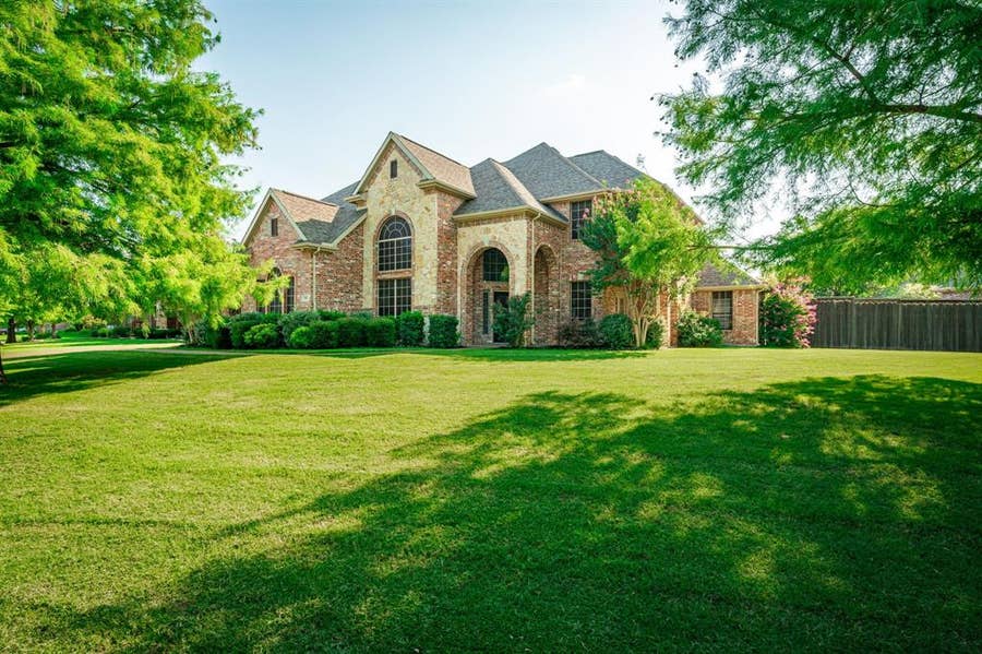 Property photo for 703 Mockingbird Drive, Murphy, TX