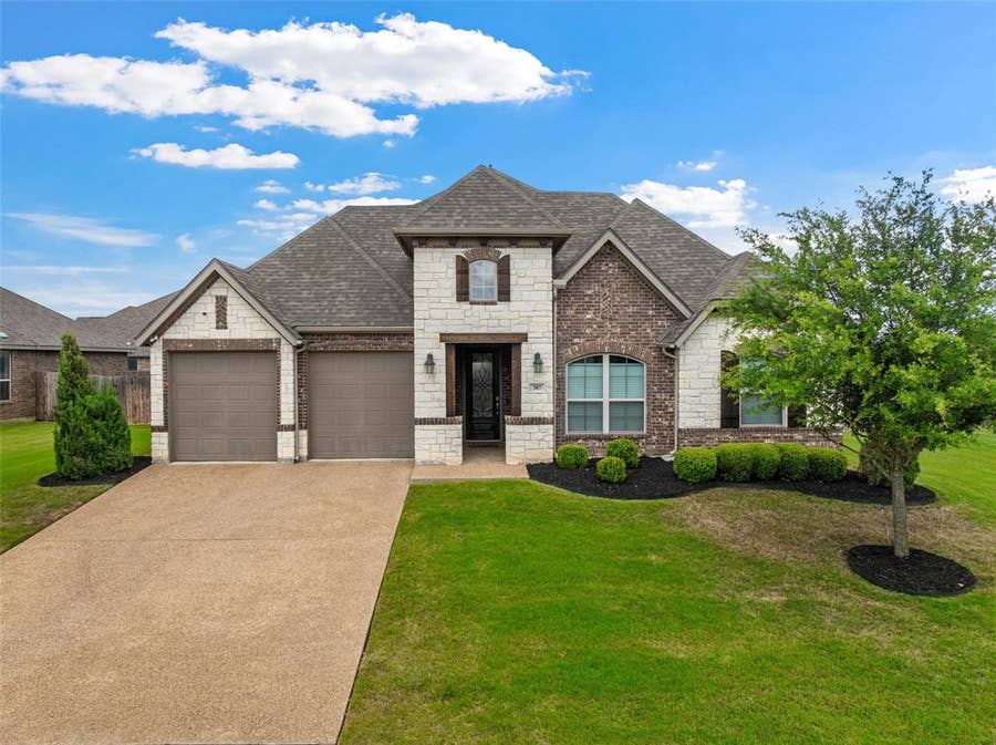 Property photo for 307 Oak Meadow Trail, Waco, TX