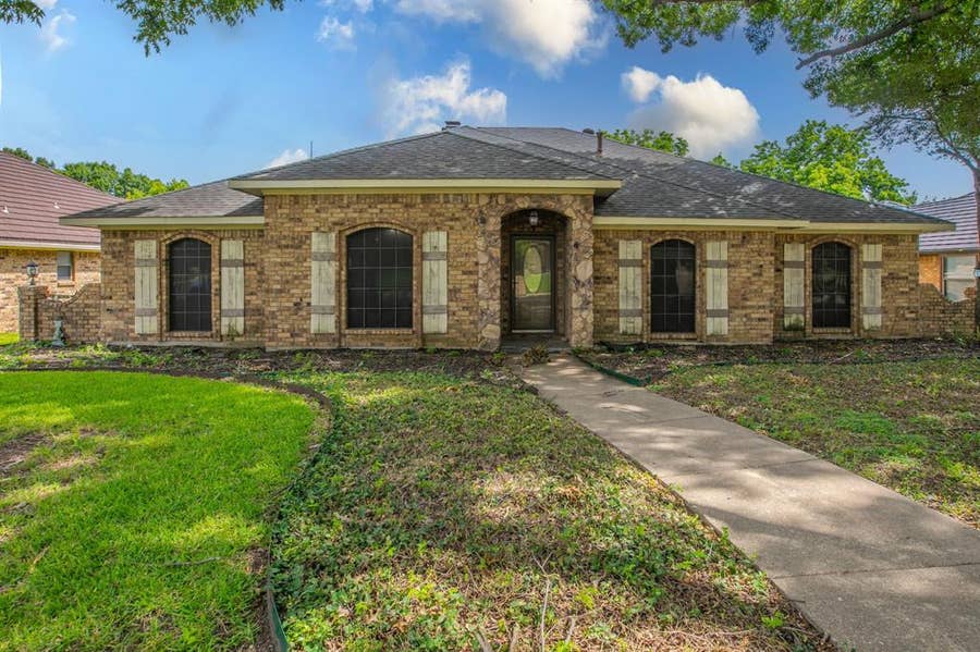 Property photo for 3302 Oxford Drive, Rowlett, TX