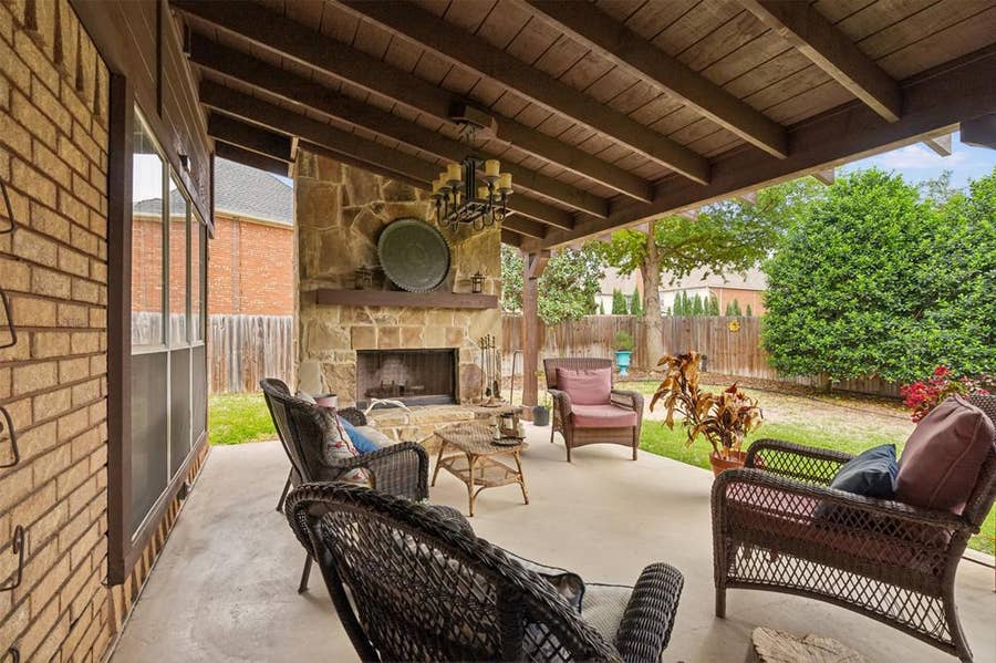 Property photo for 5109 Dewdrop Lane, Fort Worth, TX