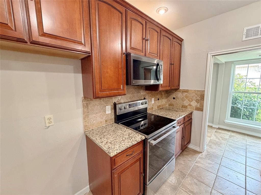 2409 Northlake Court, Irving, TX 75038 2409 Northlake Court, Irving, TX 75038