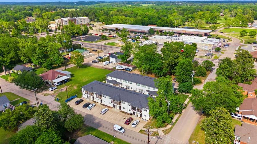 Property photo for 307 N Henry Street, Lindale, TX