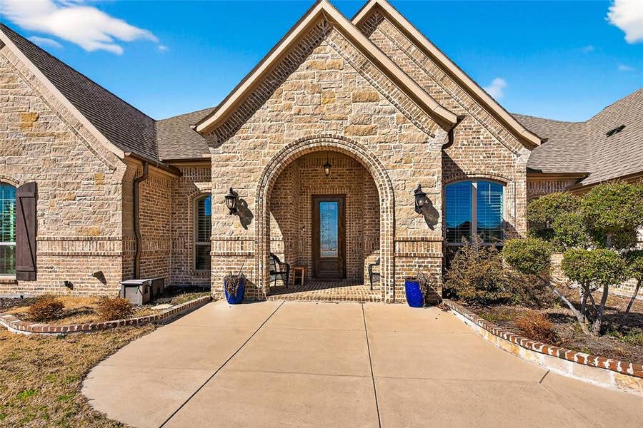 Property photo for 12099 Briargrove Lane, Talty, TX