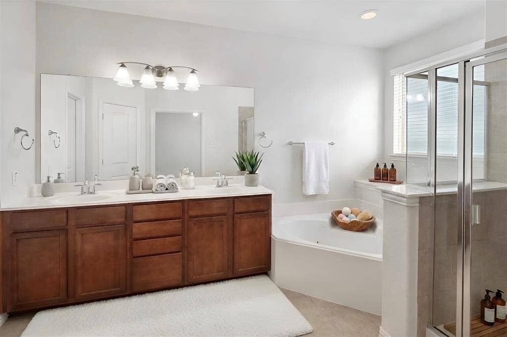 1619 Southwestern Drive, Allen, TX 75013 Primary Bathroom Upstairs Virtually Staged