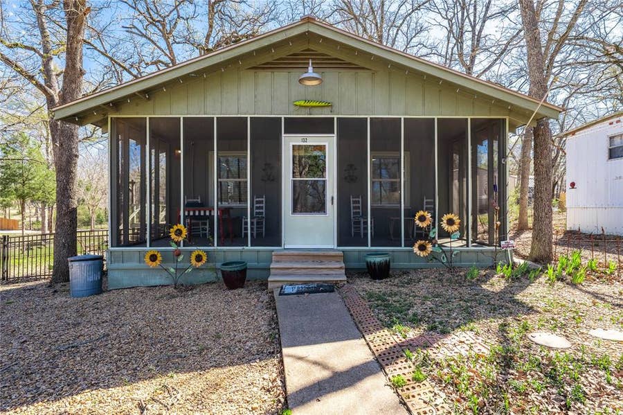 Property photo for 132 Mamie Drive, Malakoff, TX