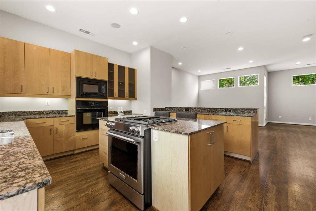 3925 Gilbert Avenue, #C, Dallas, TX 75219 3925 Gilbert Avenue, #C, Dallas, TX 75219