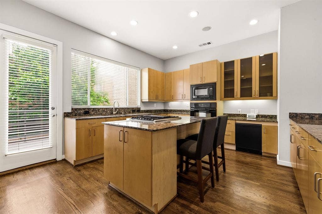 3925 Gilbert Avenue, #C, Dallas, TX 75219 3925 Gilbert Avenue, #C, Dallas, TX 75219