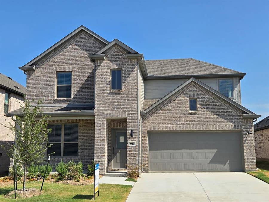 Property photo for 911 Sleepy Landing Drive, Lavon, TX