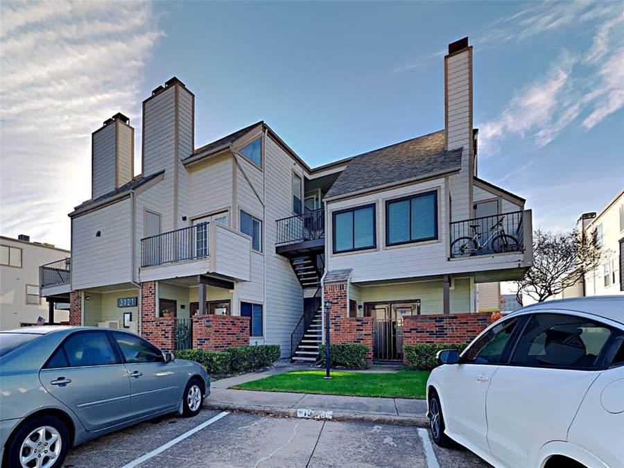 Property photo for 3121 Sondra Drive, #208, Fort Worth, TX