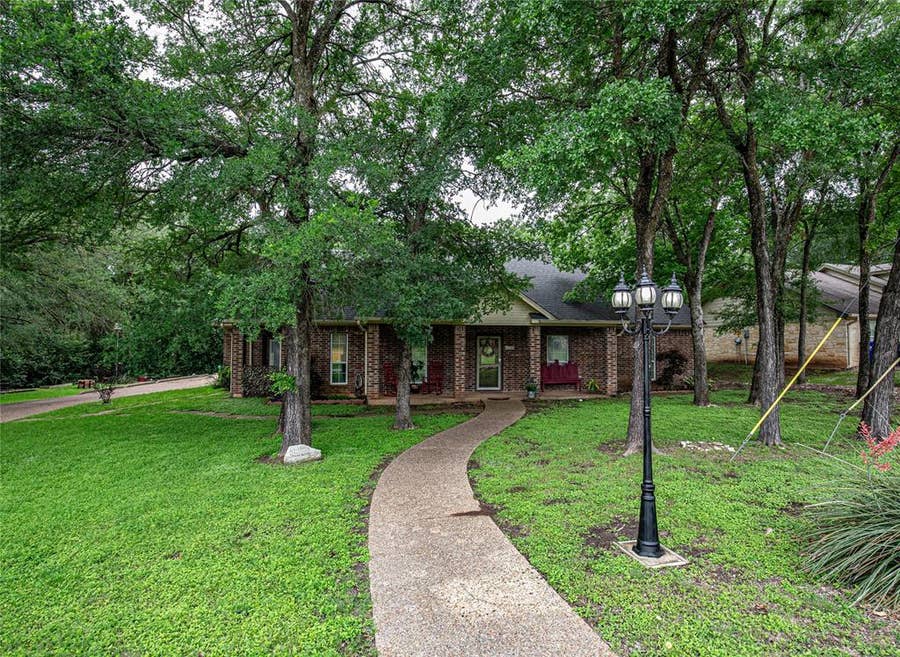 Property photo for 6400 Avon Drive, Waco, TX