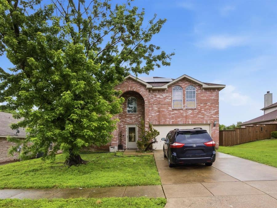Property photo for 1089 Cove Hollow Drive, Cedar Hill, TX