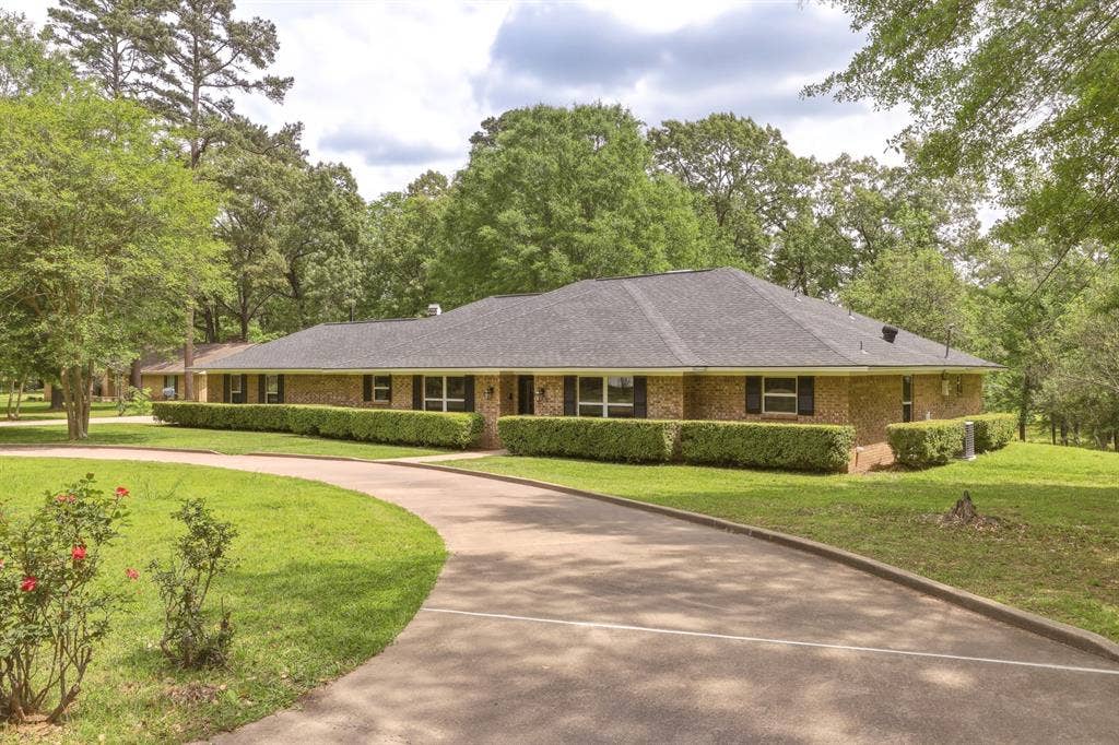 9465 Peninsula Drive, Tyler, TX 75707 9465 Peninsula Drive, Tyler, TX 75707