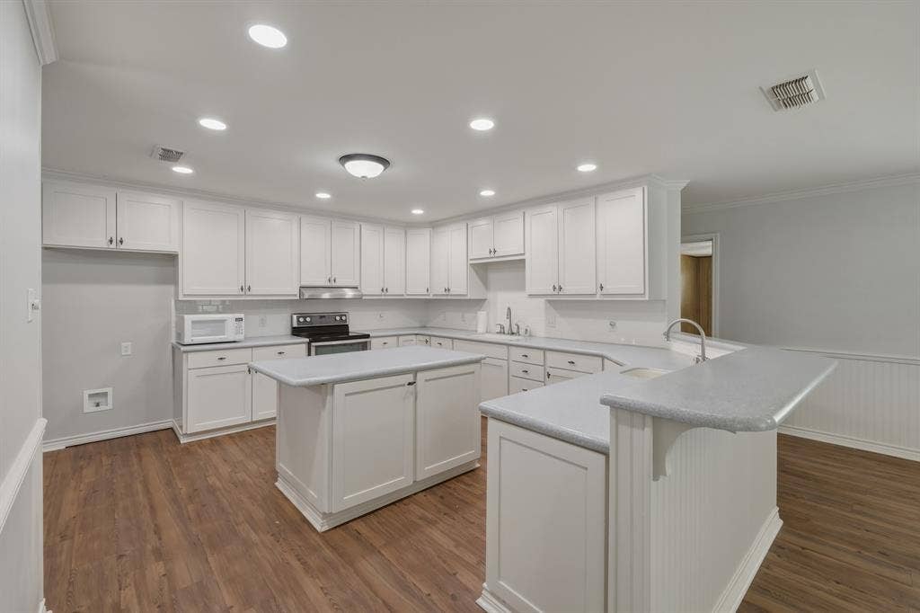9465 Peninsula Drive, Tyler, TX 75707 9465 Peninsula Drive, Tyler, TX 75707
