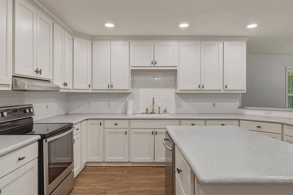 9465 Peninsula Drive, Tyler, TX 75707 9465 Peninsula Drive, Tyler, TX 75707
