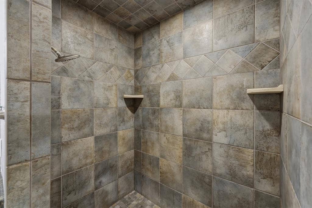 9465 Peninsula Drive, Tyler, TX 75707 9465 Peninsula Drive, Tyler, TX 75707