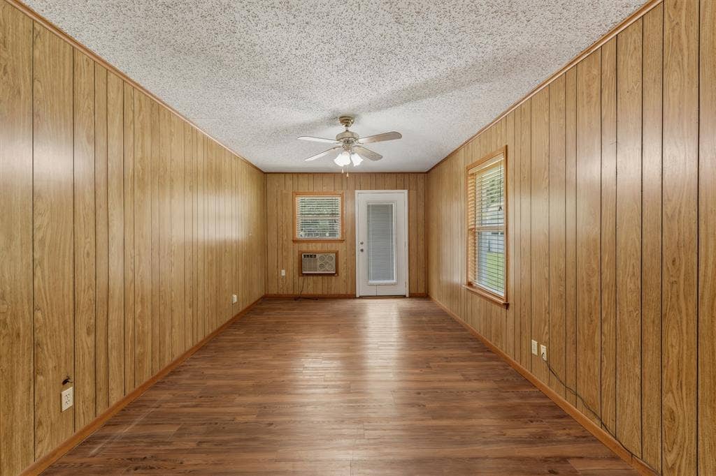 9465 Peninsula Drive, Tyler, TX 75707 9465 Peninsula Drive, Tyler, TX 75707
