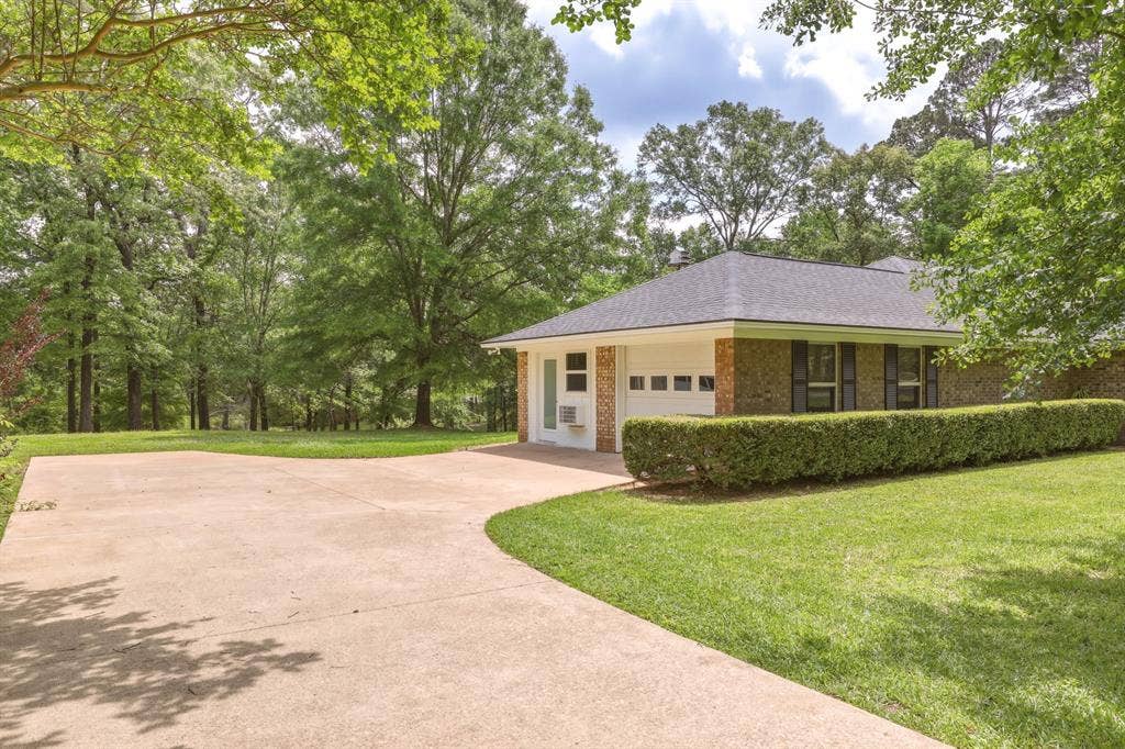9465 Peninsula Drive, Tyler, TX 75707 9465 Peninsula Drive, Tyler, TX 75707