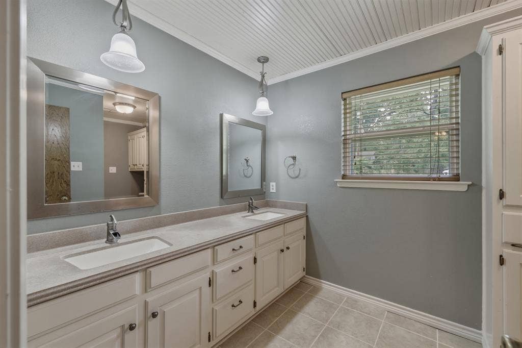 9465 Peninsula Drive, Tyler, TX 75707 9465 Peninsula Drive, Tyler, TX 75707