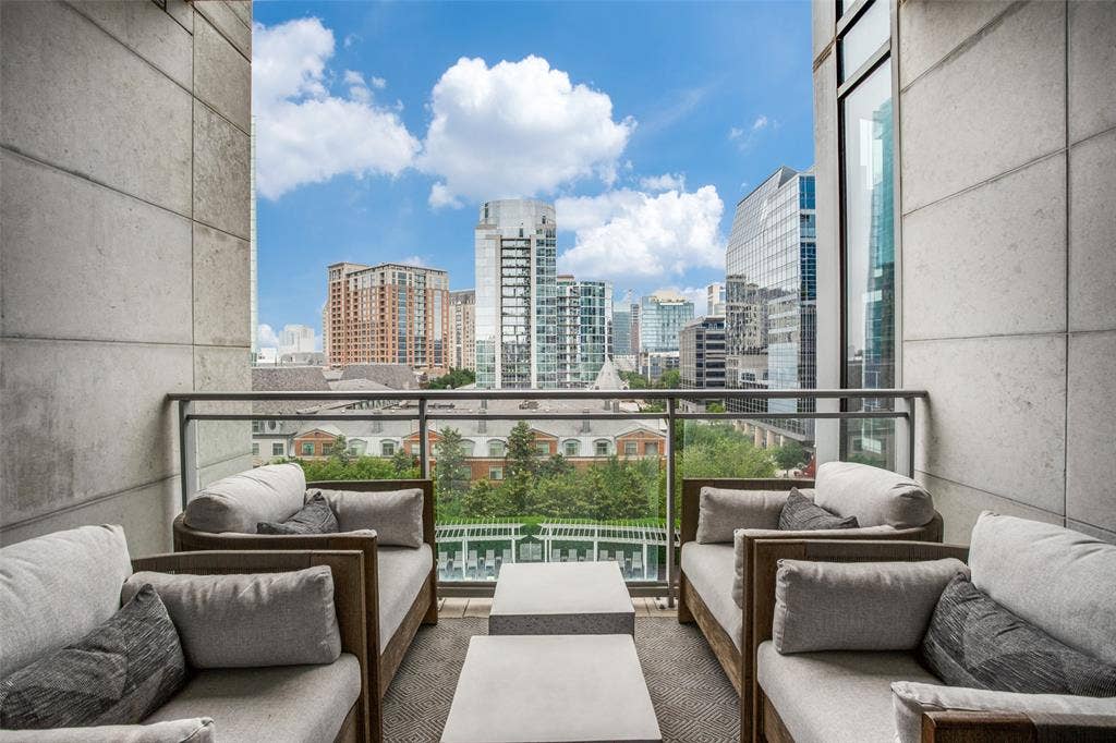 2900 Mckinnon Street, #601, Dallas, TX 75201 2900 Mckinnon Street, #601, Dallas, TX 75201