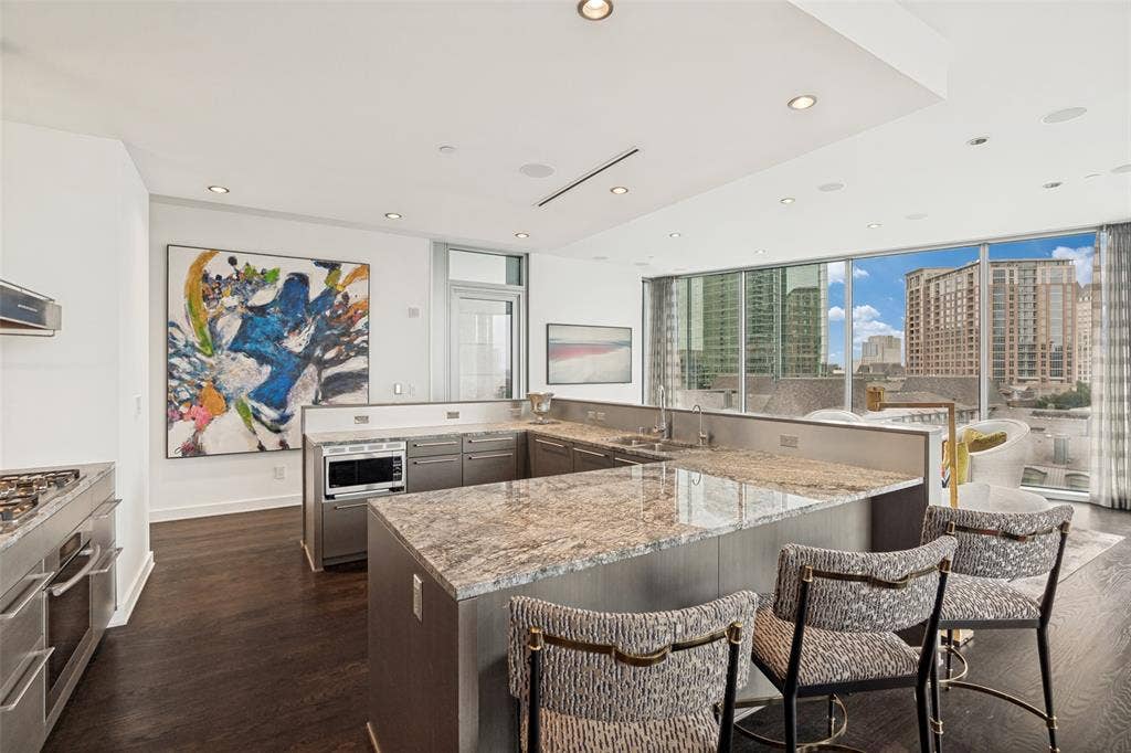 2900 Mckinnon Street, #601, Dallas, TX 75201 2900 Mckinnon Street, #601, Dallas, TX 75201