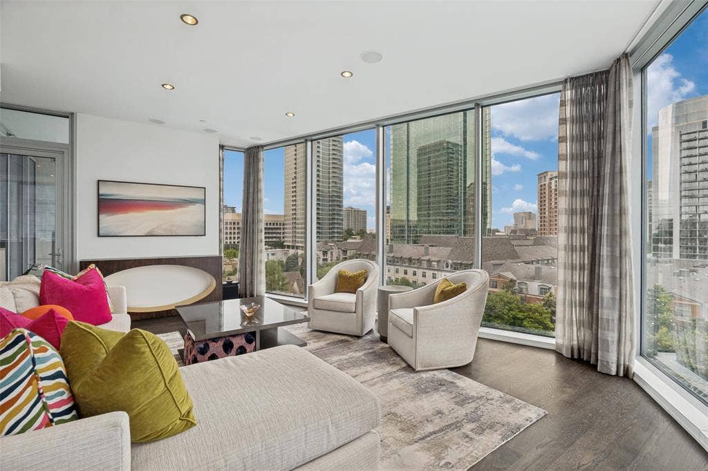 2900 Mckinnon Street, #601, Dallas, TX 75201 2900 Mckinnon Street, #601, Dallas, TX 75201