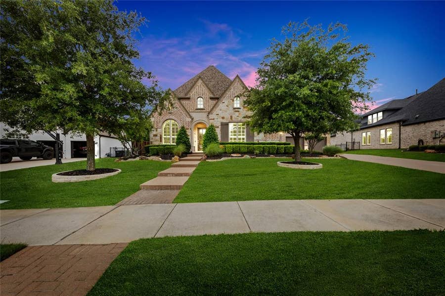 Property photo for 961 Cliff Creek Drive, Prosper, TX