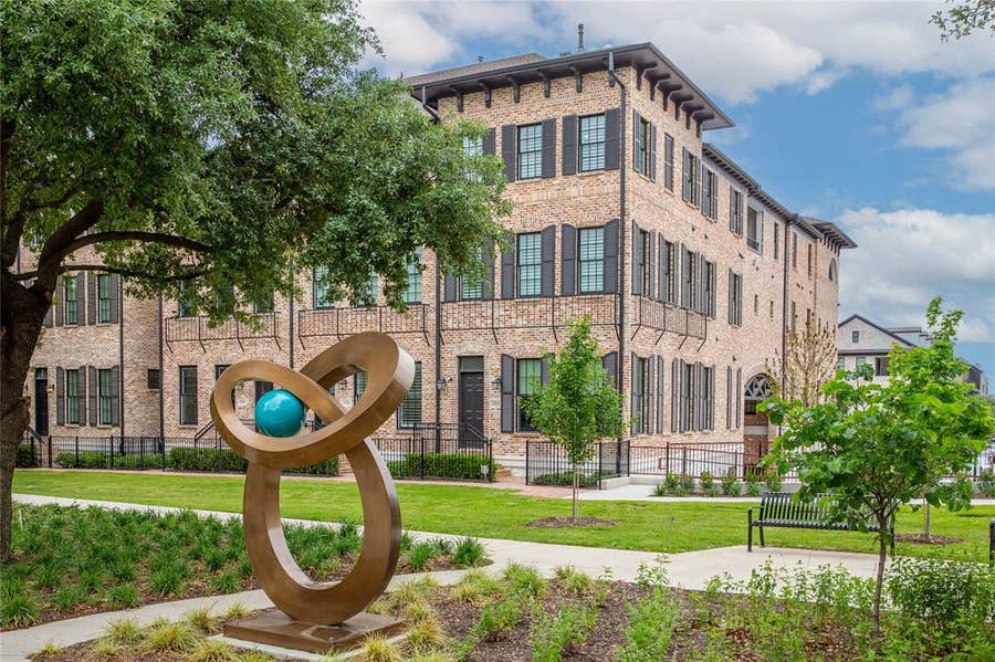 Property photo for 14948 Oak Street, Addison, TX