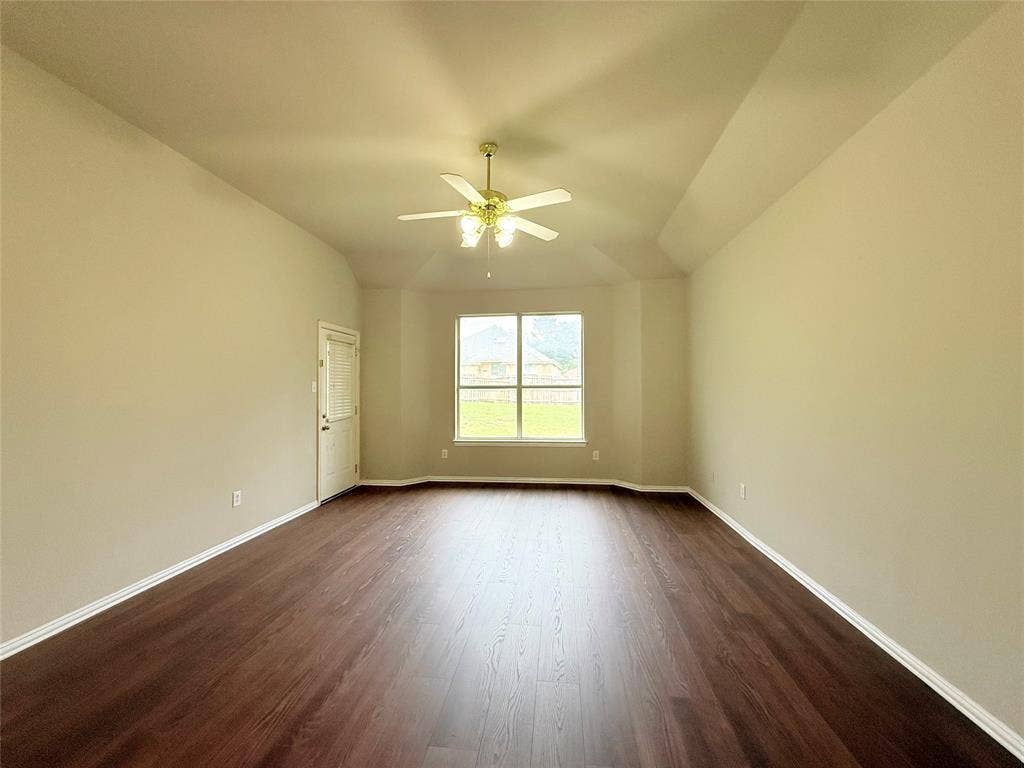 536 Pinnacle Drive, Cedar Hill, TX 75104