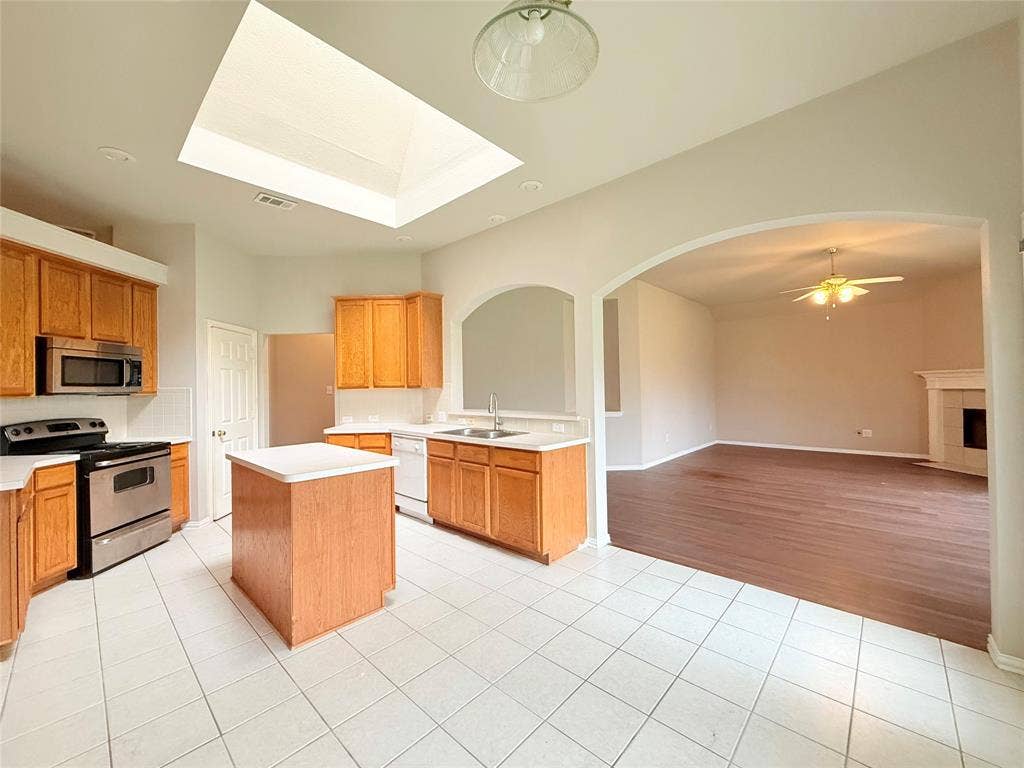 536 Pinnacle Drive, Cedar Hill, TX 75104