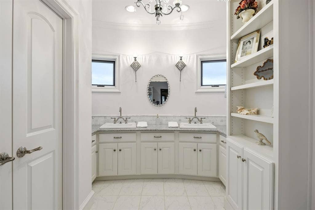 8 Meadowlake Drive, Heath, TX 75032 Guest Suite