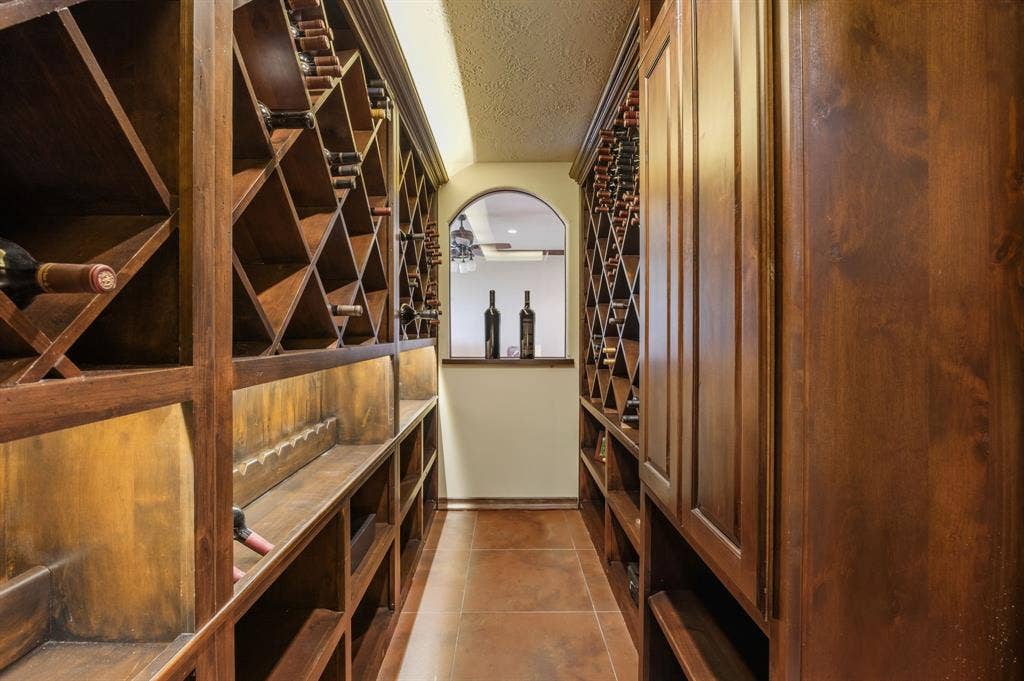8 Meadowlake Drive, Heath, TX 75032 Temperate Controlled Wine Cellar